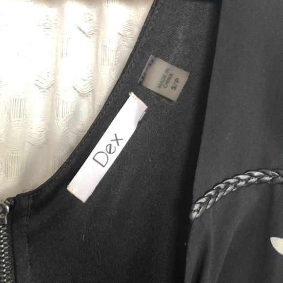 V neck floral and feather print dress - Picture 3 of 6